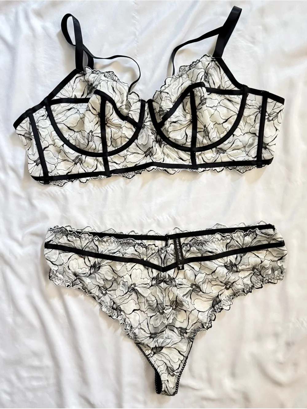 Sheer Floral Lace Underwire Bra & Bikini Set - Black and White